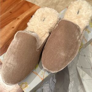 NEW BIRDIES Cream faux fur Velvet Women's Slippers “The Phoebe”